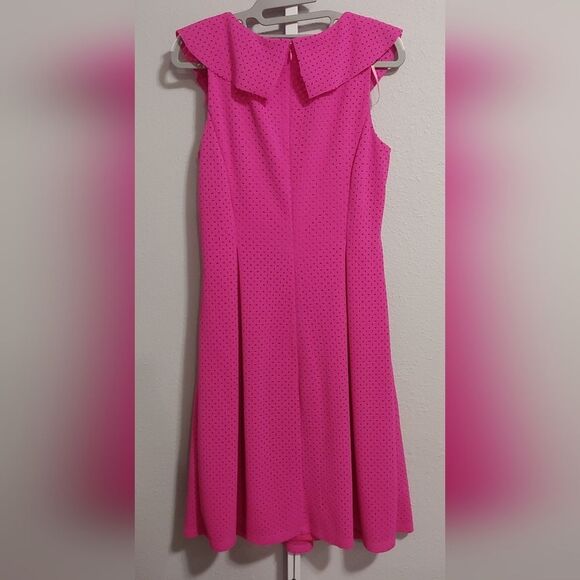 Eliza J Sleeveless Dress w Ruffle V-neck & Laser-cut Detail Sz 8 Hot Pink - Picture 2 of 9